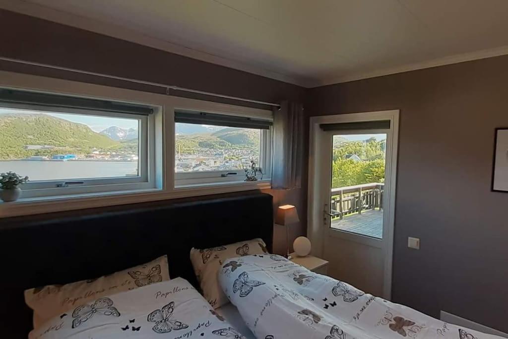 Nice House With A Great View! Skjervoy Экстерьер фото